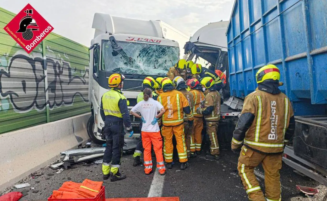 Alicante | Un Accidente De Trafico Multiple En La AP-7 Deja Un Muerto Y ...